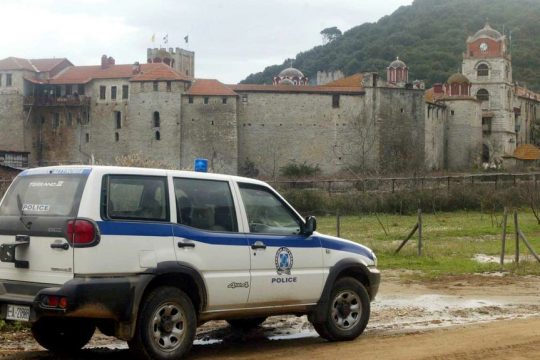 moni esfigmenou-astynomia